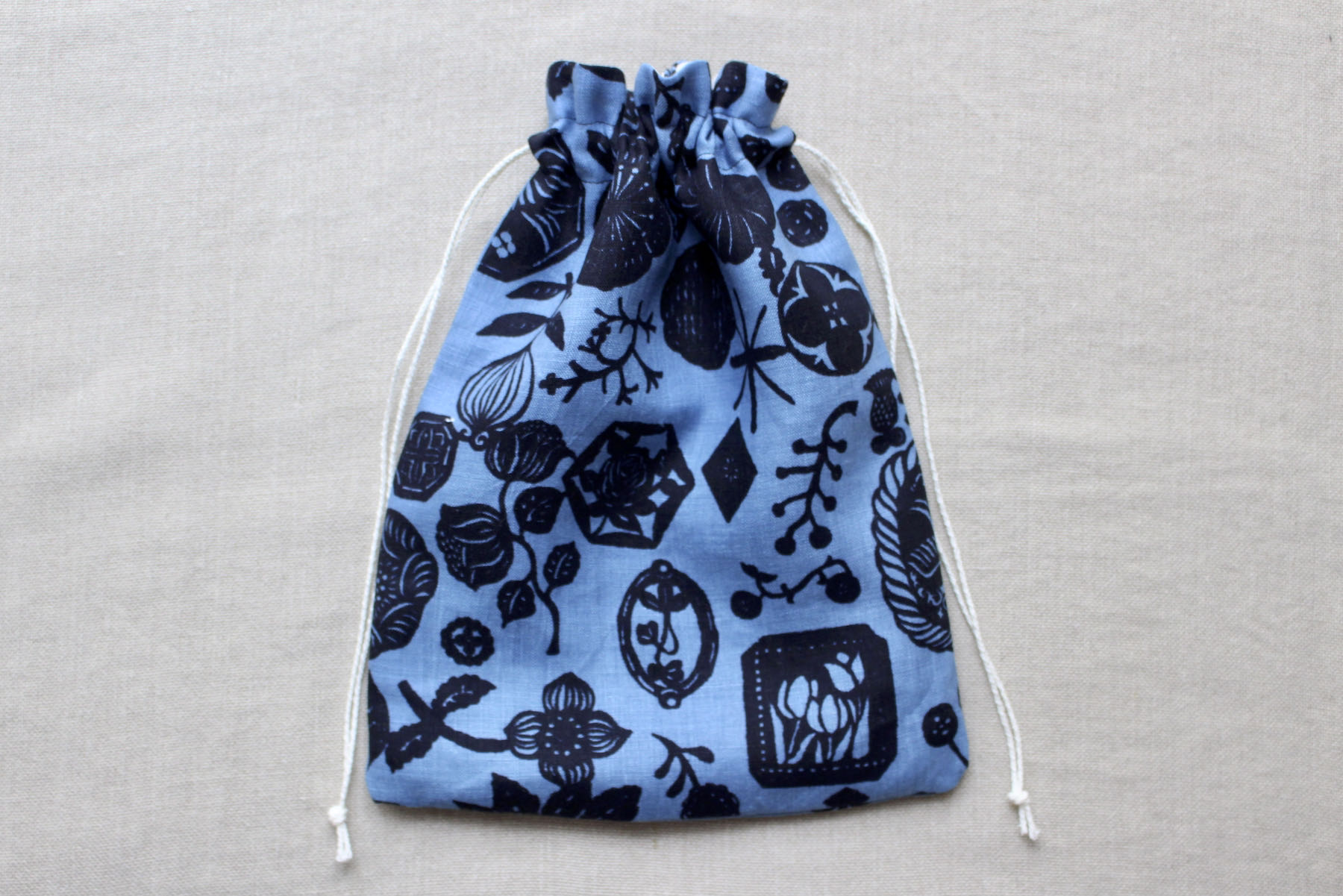 花図案の吹寄<br />巾着セットレッド